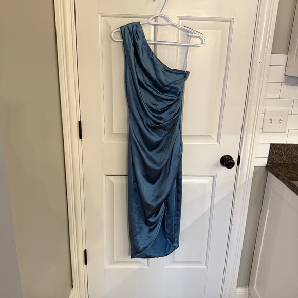 Elliatt Cassini Satin One Shoulder Blue Dress 45181 - Picture 4 of 13